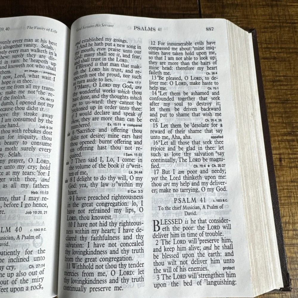 Holy Bible, KJV, Red‎ Letter, Giant Print, Revelation Seminars, Hardcover